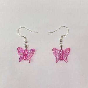 Pink Iridescent Plastic Butterfly Earring 🦋🩷✨